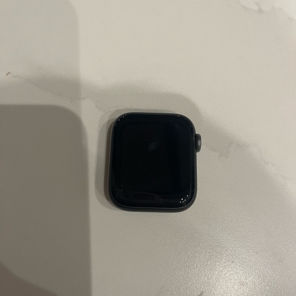 Series 5 black 40 MM with black and tortoise shell bands - Picture 6 of 6